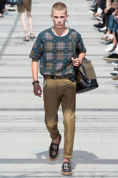 Look 31